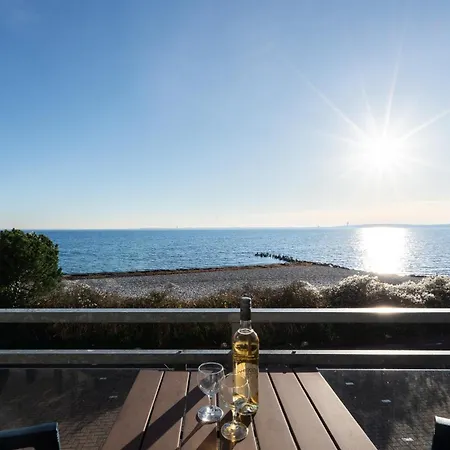 Strandresidenz Nr 03 *